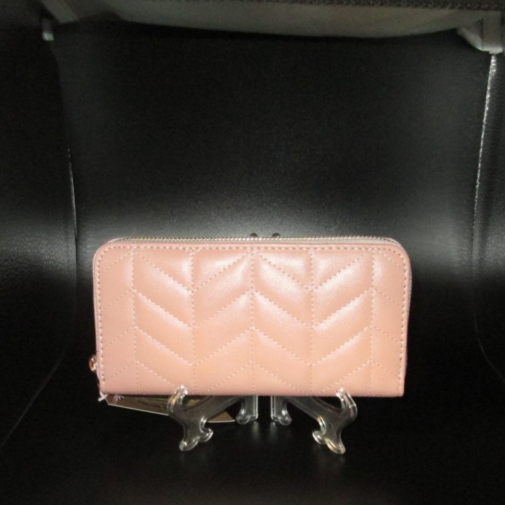 Pink Wallet - Picture 2 of 5